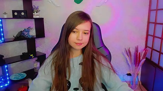 Lina Brownie online show from 01.04.25