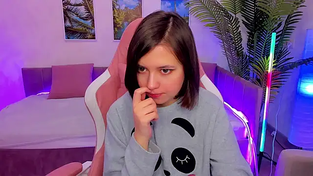 Lina Brownie online show from 02.12.25