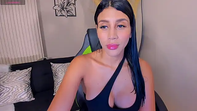 CharlotteCox  online show from 11.03.25