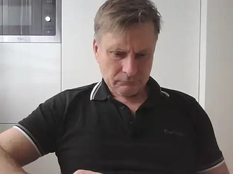 Snapshot of johnnym1 chatting on 01.08.25 johnnym1 online show from 01.08.25