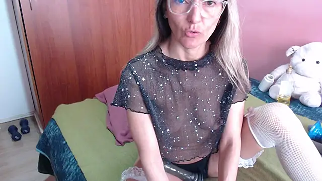 Snapshot of Susanlover chatting on 01.07.25 Susanlover online show from 01.07.25
