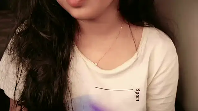 Snapshot of Spice-Summi chatting on 10.03.25 Spice-Summi online show from 10.03.25