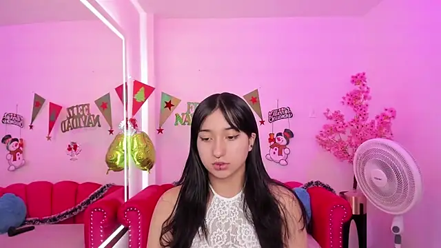 Snapshot of Miss_dolly_ chatting on 12.28.24 Miss dolly  online show from 12.28.24