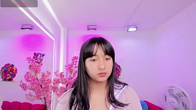 Snapshot of Miss_dolly_ chatting on 02.13.25 Miss dolly  online show from 02.13.25