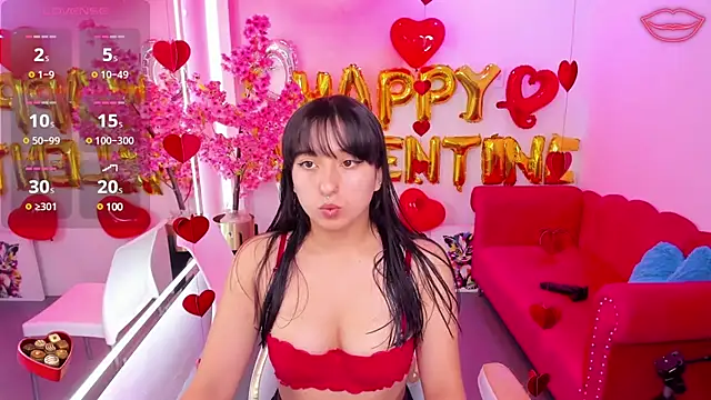 Snapshot of Miss_dolly_ chatting on 02.14.25 Miss dolly  online show from 02.14.25