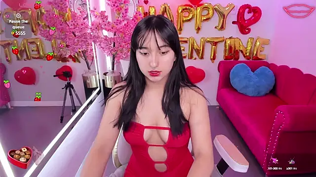 Snapshot of Miss_dolly_ chatting on 02.19.25 Miss dolly  online show from 02.19.25