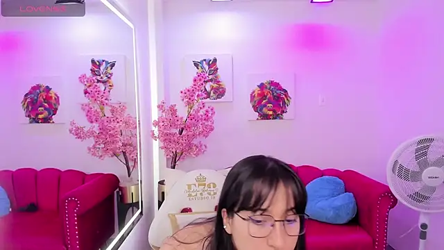 Snapshot of Miss_dolly_ chatting on 03.05.25 Miss dolly  online show from 03.05.25