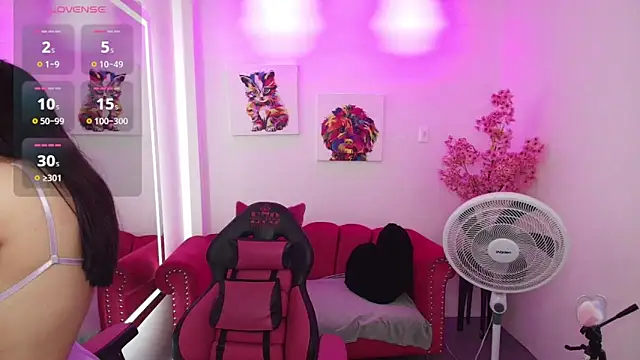 Snapshot of Miss_dolly_ chatting on 09.25.25 Miss dolly  online show from 09.25.25