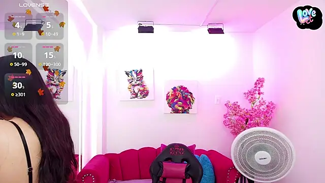 Snapshot of Miss_dolly_ chatting on 10.28.25 Miss dolly  online show from 10.28.25