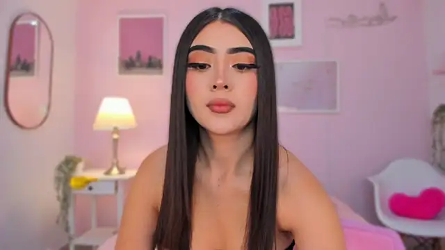 Snapshot of little-natt chatting on 02.06.25 little-natt online show from 02.06.25