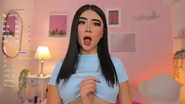 Snapshot of little-natt chatting on 02.07.25 little-natt online show from 02.07.25