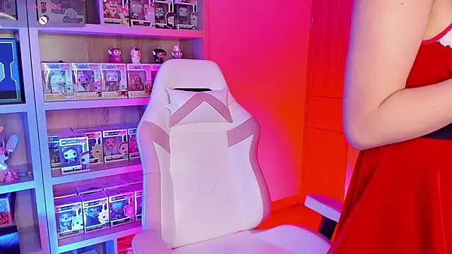 Snapshot of Victoria_se chatting on 12.14.25 Victoria se online show from 12.14.25