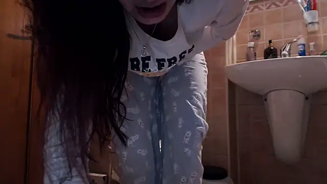 Snapshot of LovelyAndraGirl chatting on 05.02.26 LovelyAndraGirl online show from 05.02.26