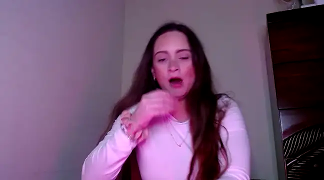 Sophie Raegan online show from 12.18.24