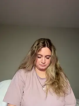 Sophie Raegan online show from 04.18.26