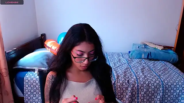 Snapshot of sofia_rosse4 chatting on 11.21.25 sofia rosse4 online show from 11.21.25