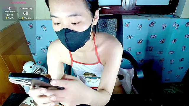   Saphia   online show from 05.17.26