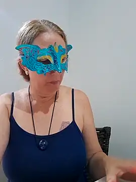 Snapshot of MILEIDE980 chatting on 10.04.25 MILEIDE980 online show from 10.04.25