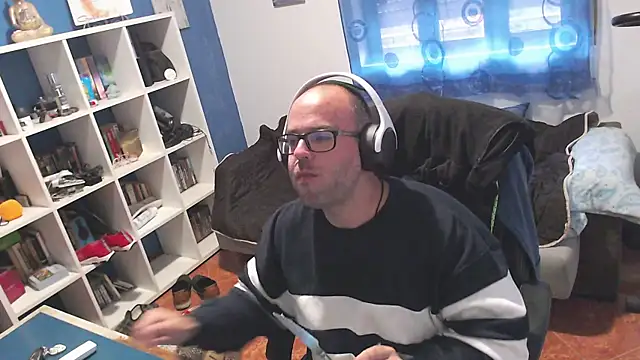 ravingr4d4 online show from 11.04.25