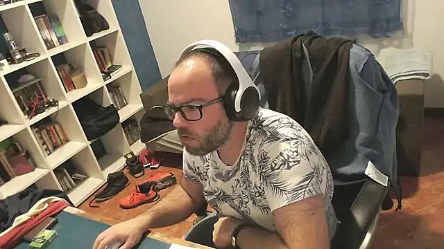 ravingr4d4 online show from 11.21.25