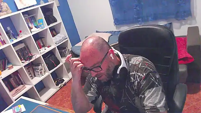 ravingr4d4 online show from 04.18.26