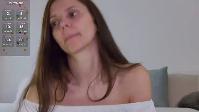 Snapshot of LilyRoselyn chatting on 11.08.25 LilyRoselyn online show from 11.08.25