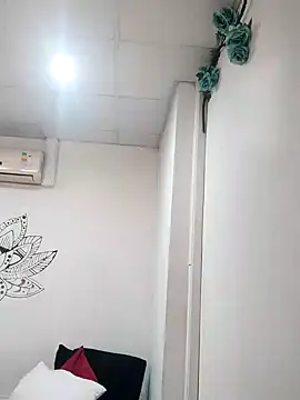 Snapshot of Daniela77771 chatting on 12.12.24 Daniela77771 online show from 12.12.24