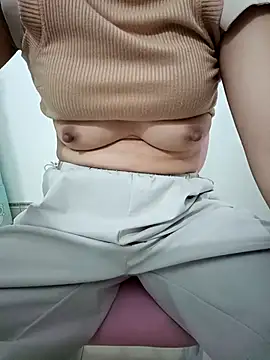 SweetGirl2k2 online show from 10.29.25