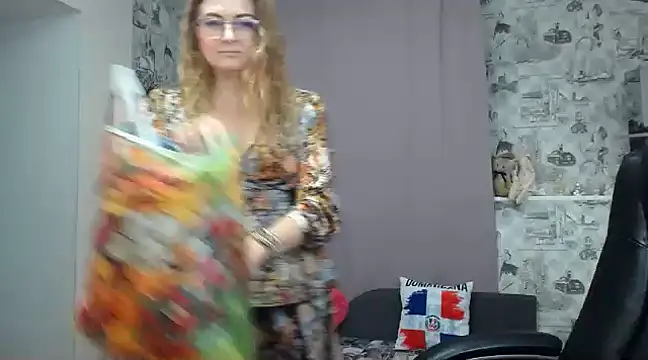 Helen1974 online show from 02.05.25