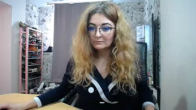 Helen1974 online show from 03.21.25