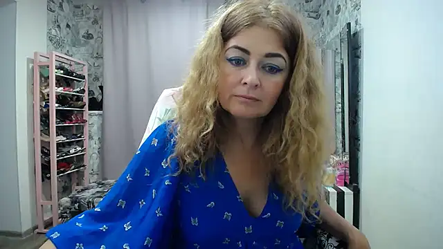 Snapshot of Helen1974 chatting on 07.10.26 Helen1974 online show from 07.10.26