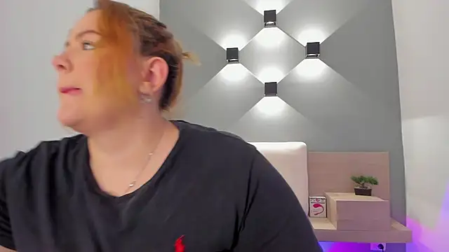 sophiarossee  online show from 03.03.25