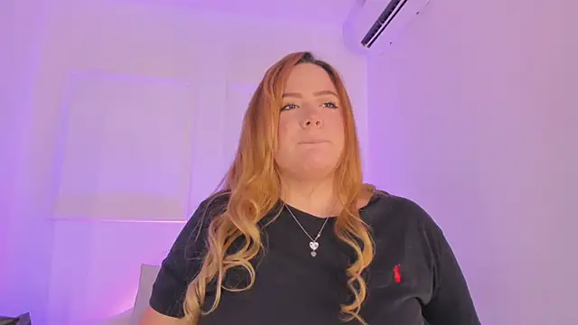 sophiarossee  online show from 03.15.25