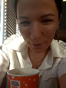Snapshot of Brilliant-Queen1 chatting on 02.01.25 Brilliant-Queen1 online show from 02.01.25