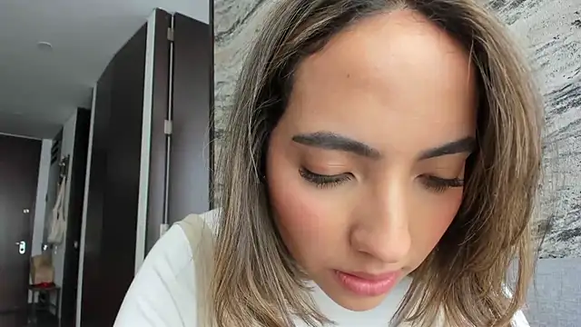 Sophi  a online show from 02.21.25