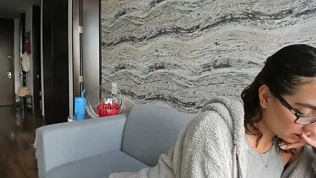 Sophi  a online show from 10.21.25