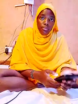 cute naimah online show from 10.31.25