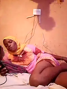 cute naimah online show from 11.06.25