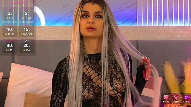 MiaCharm online show from 10.10.25