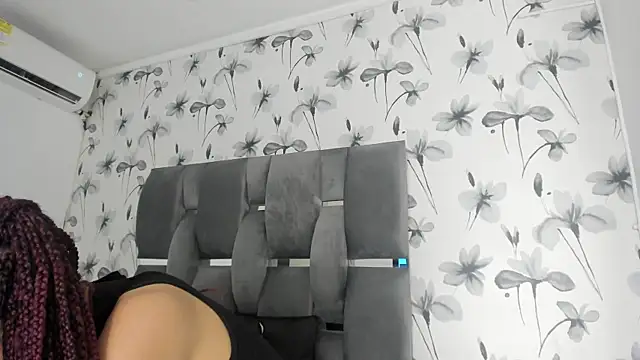 Snapshot of Ehotloveaxxx chatting on 12.28.24 Ehotloveaxxx online show from 12.28.24
