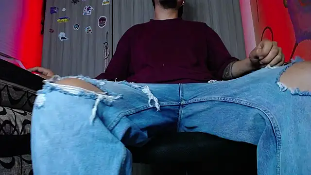 Snapshot of zacwatson_ chatting on 12.30.24 zacwatson  online show from 12.30.24