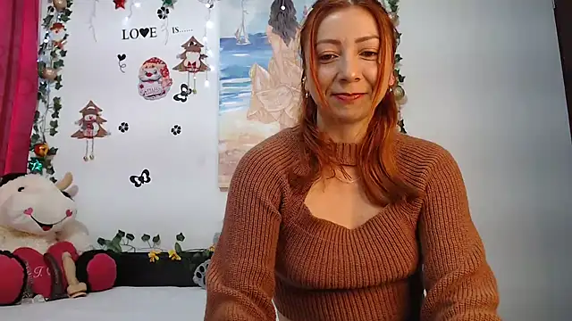Snapshot of malusexy33 chatting on 12.25.24 malusexy33 online show from 12.25.24