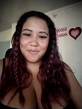 Snapshot of I_am_yours- chatting on 04.24.26 I am yours- online show from 04.24.26