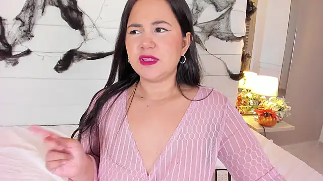 Lilly 2809  online show from 10.24.25