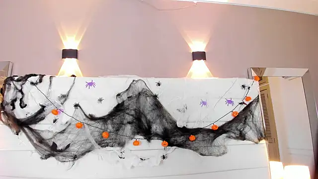 Lilly 2809  online show from 10.31.25