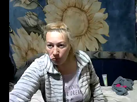 wLESLYMOSw online show from 04.19.26