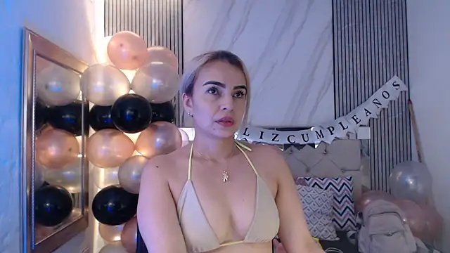 Snapshot of ashley__tylor chatting on 04.25.26 ashley tylor online show from 04.25.26
