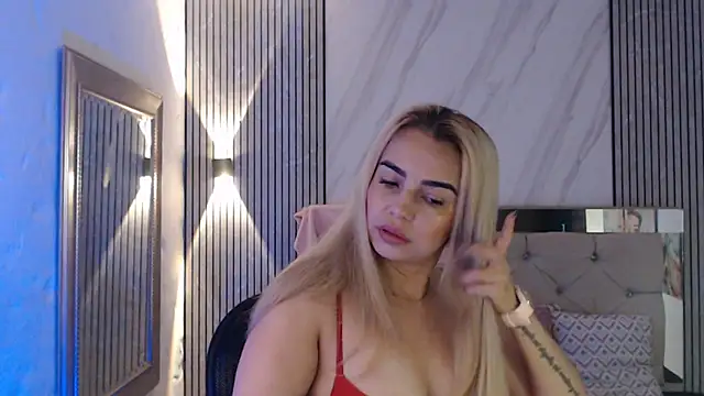 Snapshot of ashley__tylor chatting on 05.05.26 ashley tylor online show from 05.05.26