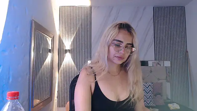 Snapshot of ashley__tylor chatting on 05.11.26 ashley tylor online show from 05.11.26