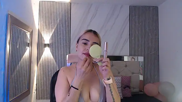 Snapshot of ashley__tylor chatting on 05.15.26 ashley tylor online show from 05.15.26